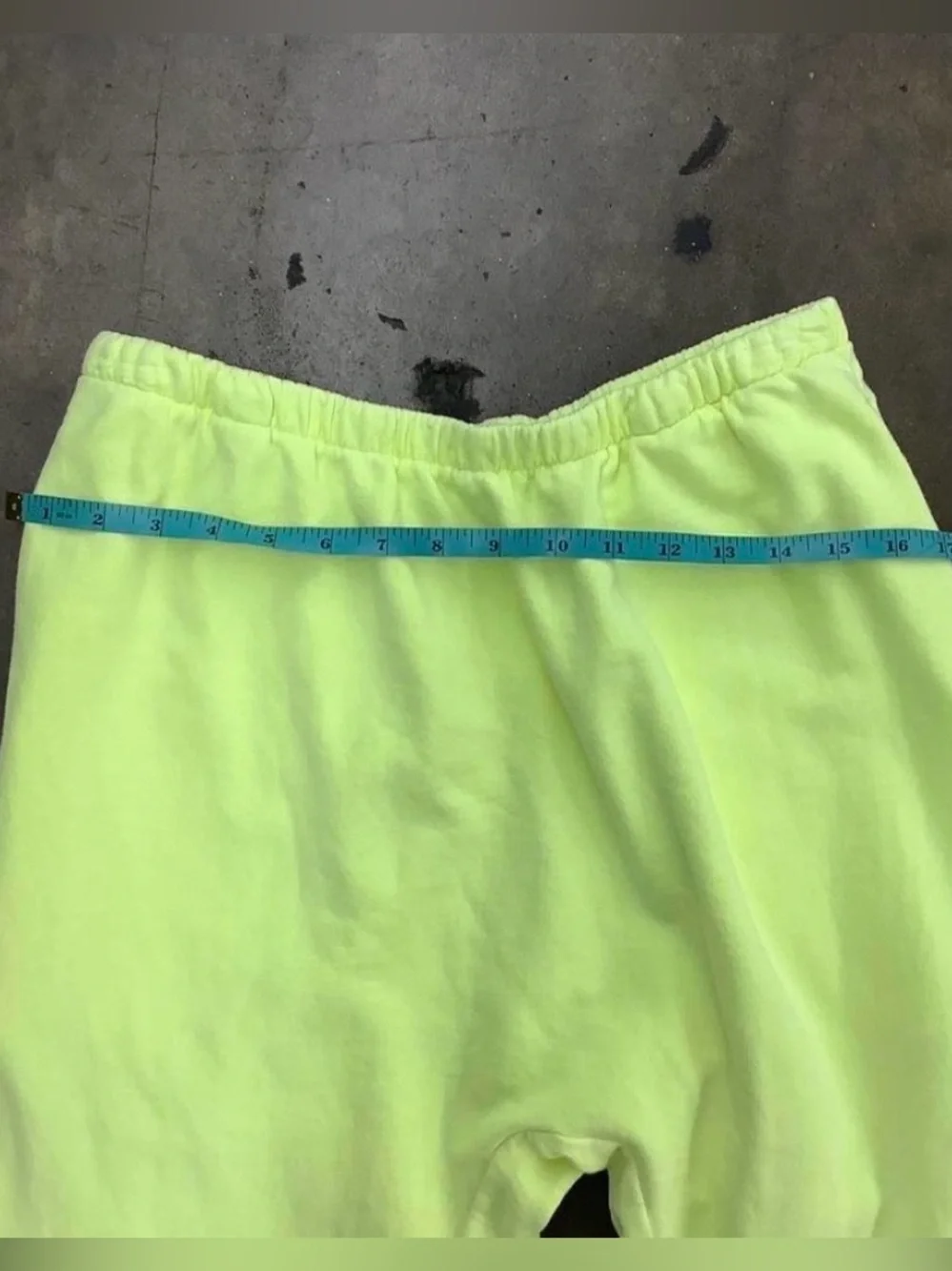 NEW YEEZY SAMPLE NEON GREEN SP-06 CUFFED SWEATPANTS SIZE 2